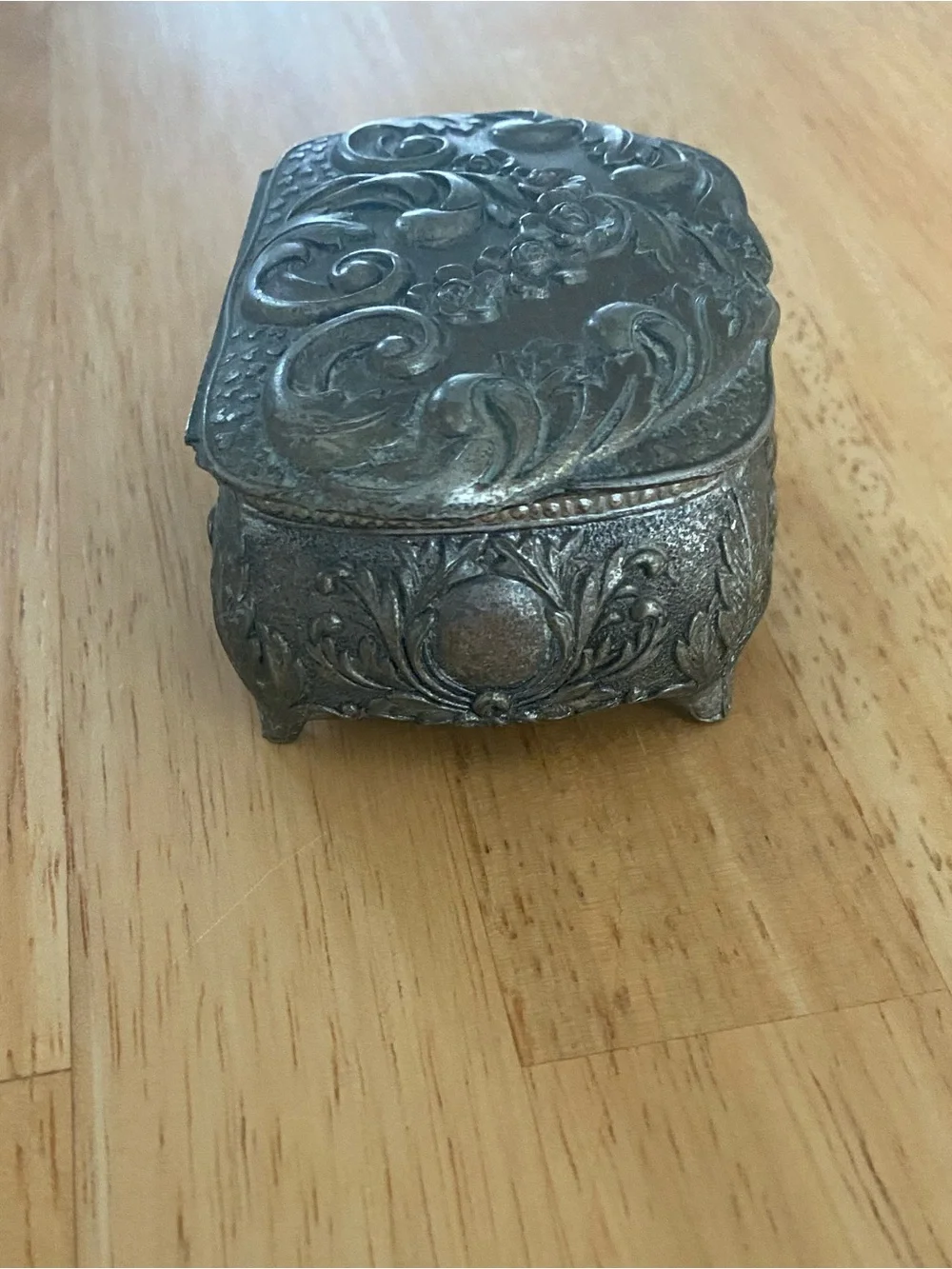 Vintage Ornate Silver-Tone Decorative Jewelry & Trinket Box with Red lining
